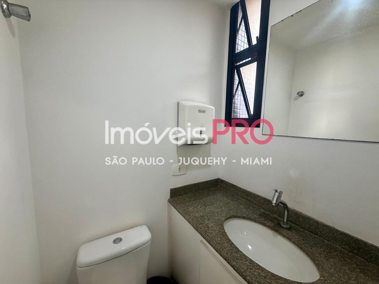Foto :: IP40144