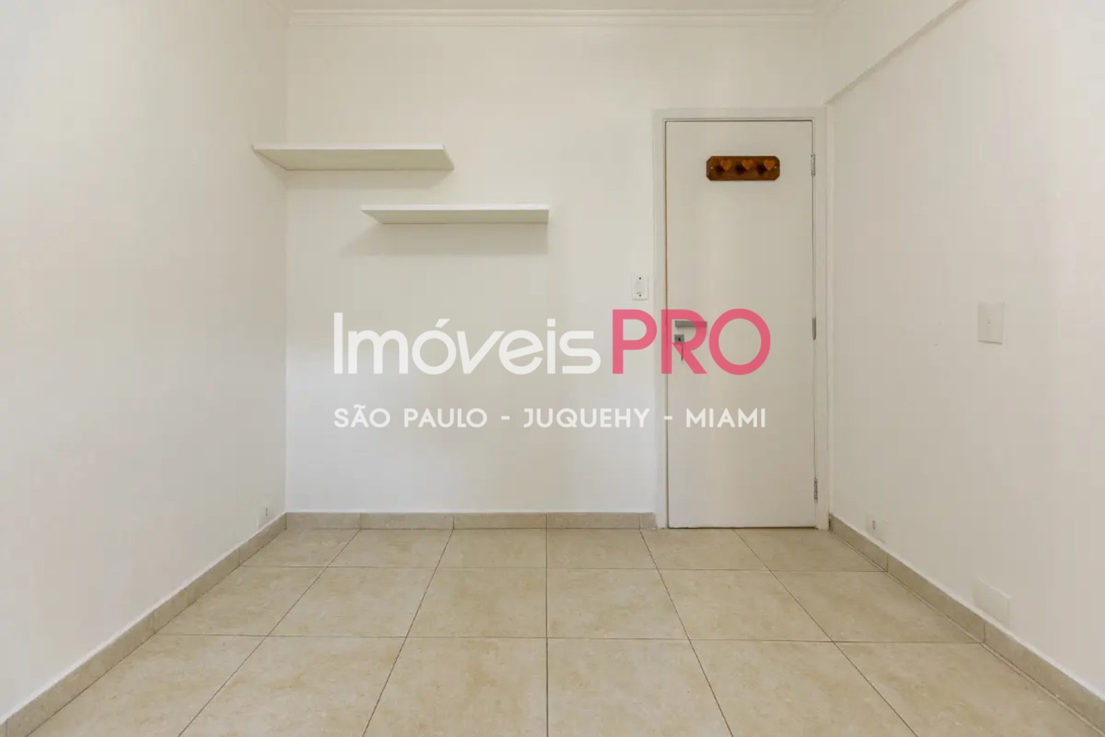 Foto :: IP40146