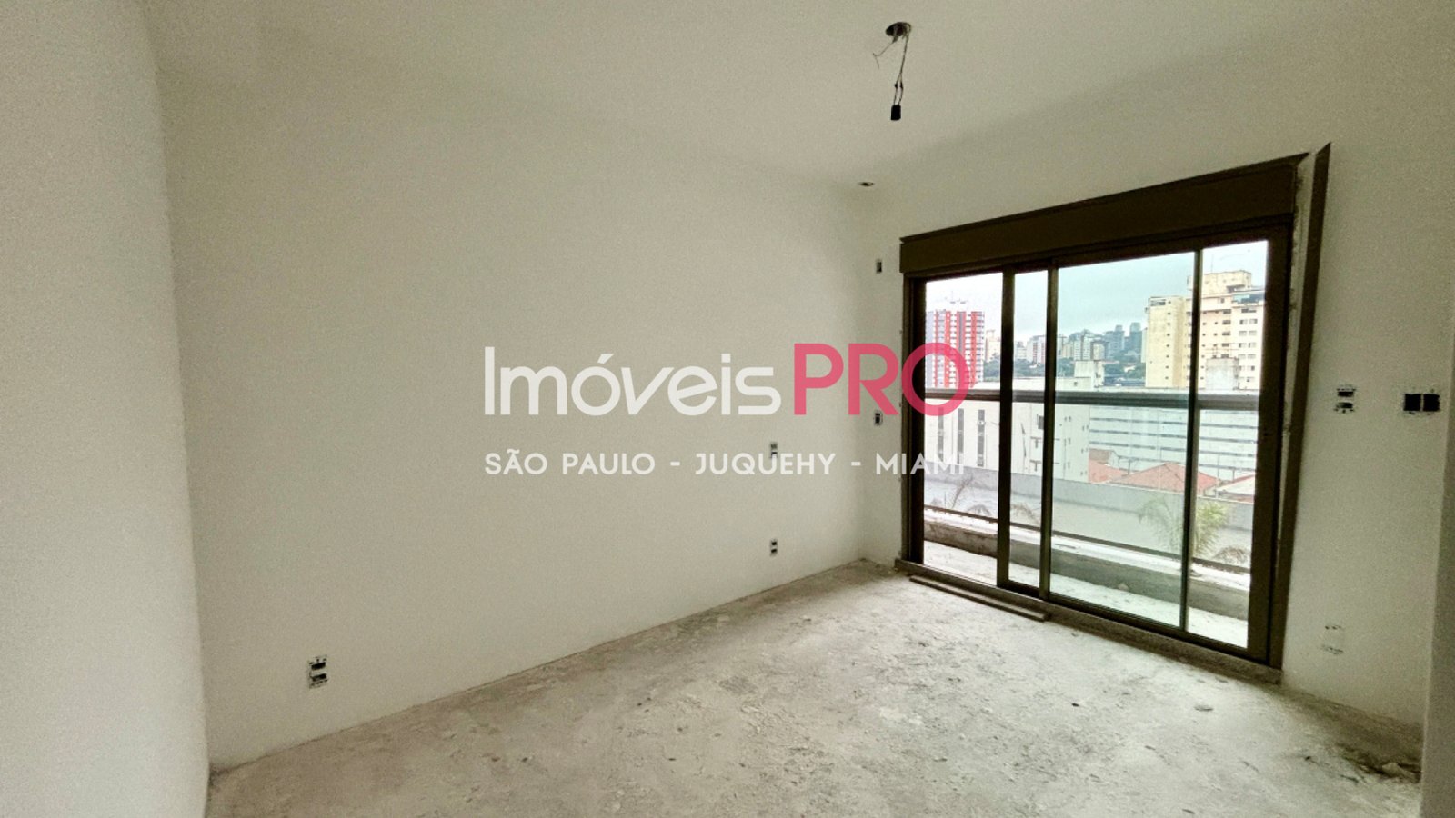 Foto :: IP40148