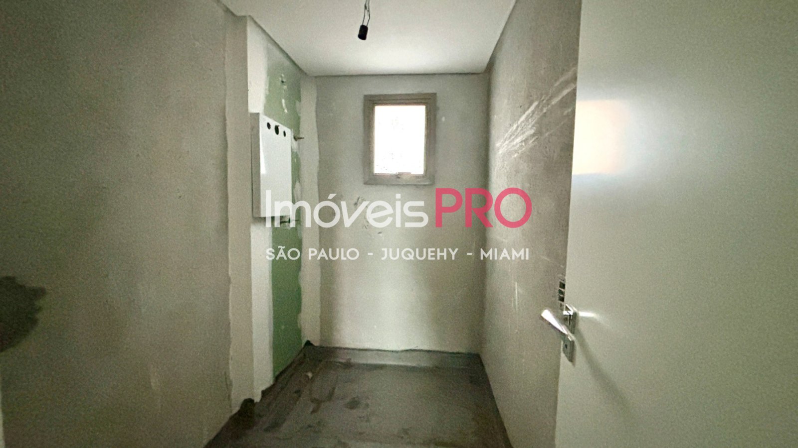 Foto :: IP40148