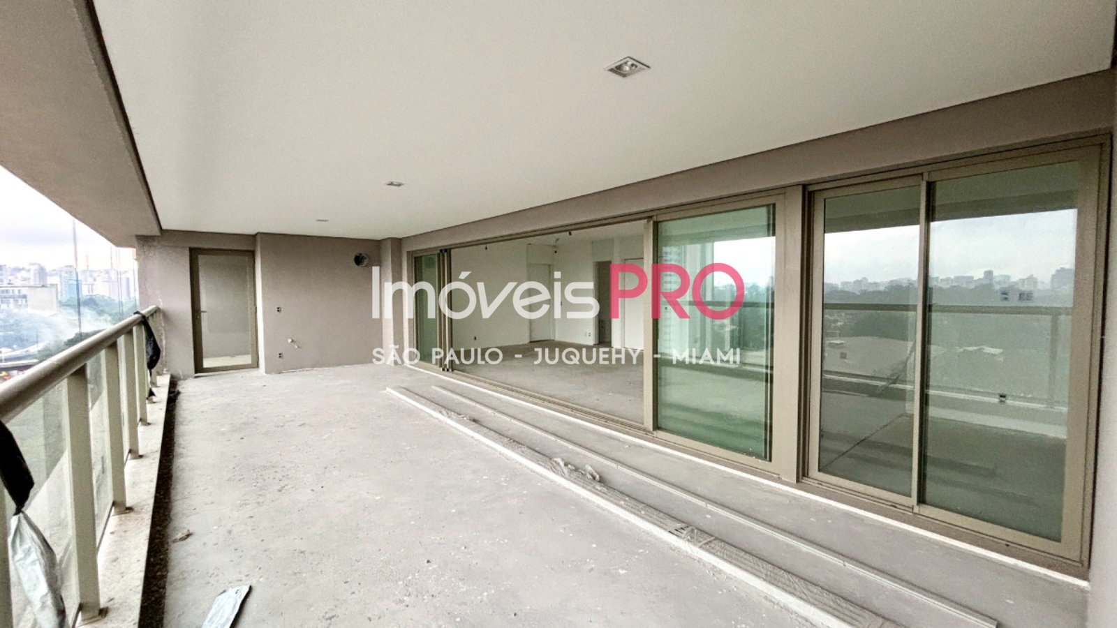 Foto :: IP40148