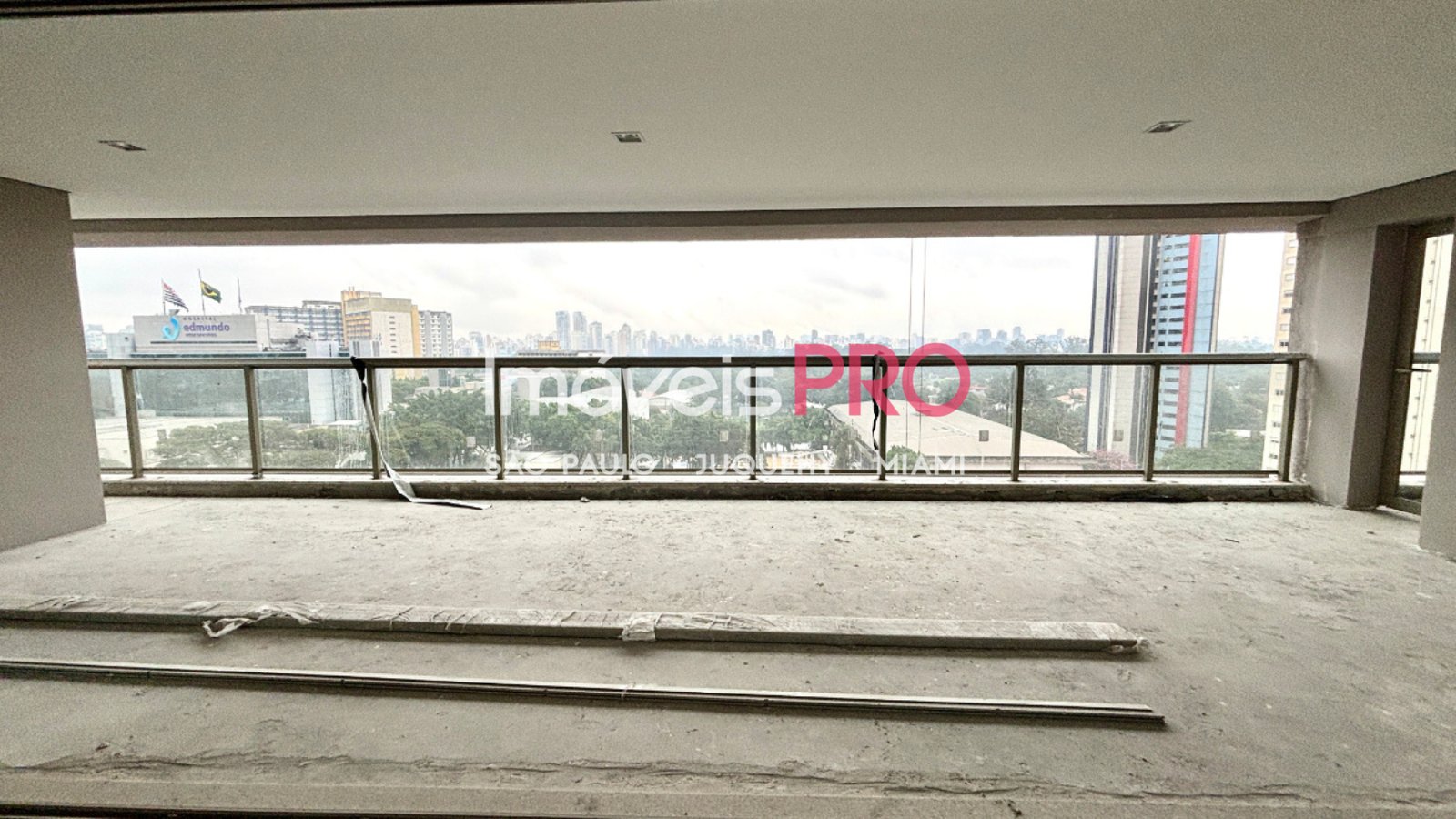 Foto :: IP40148