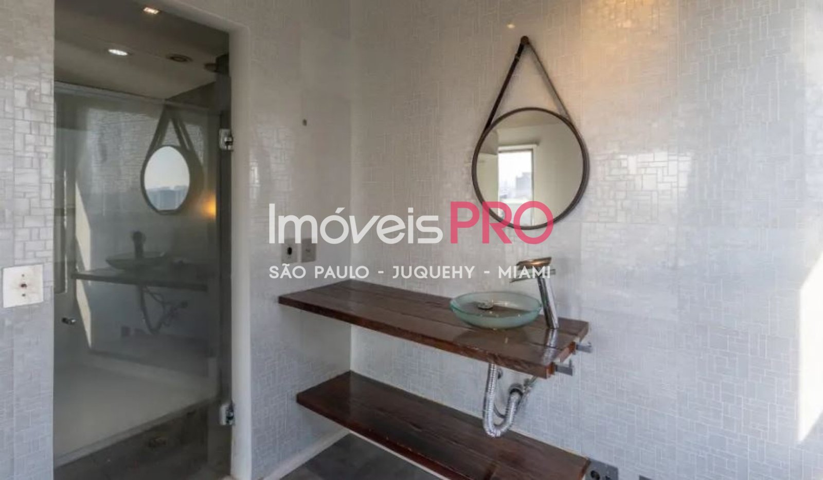 Foto :: IP40151