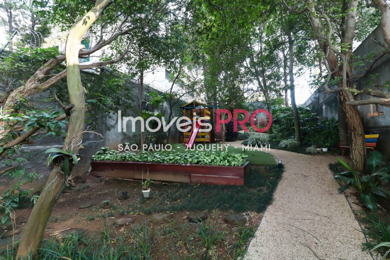 Foto :: IP40151