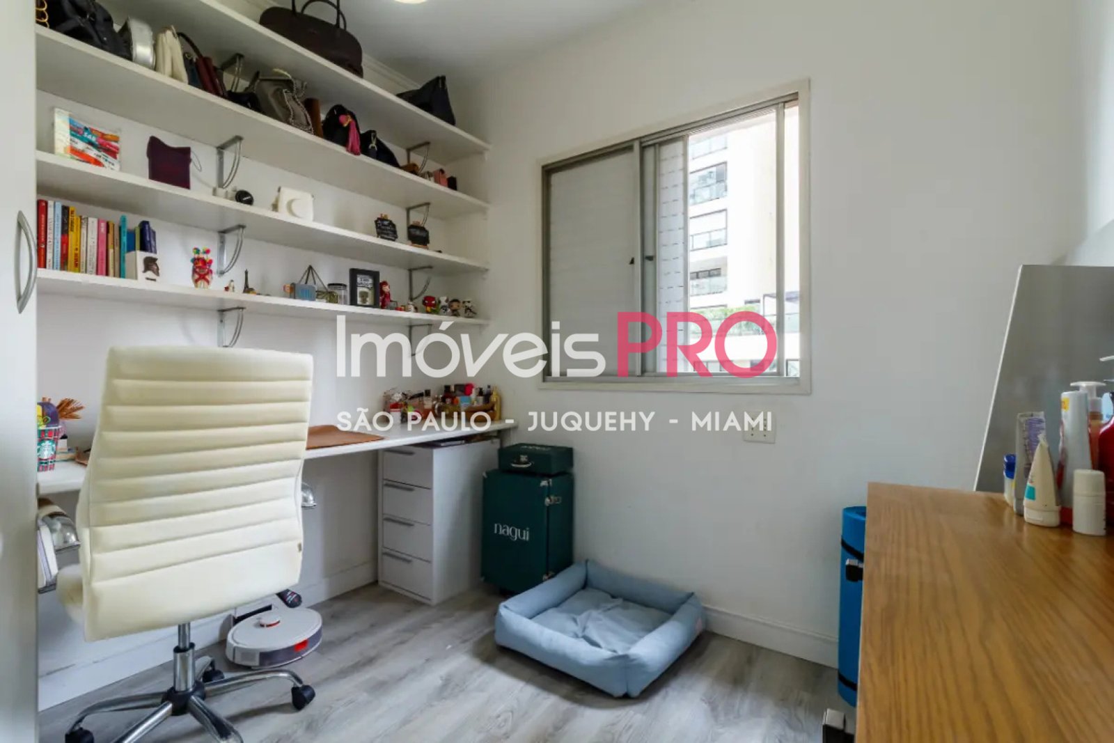 Foto :: IP40154