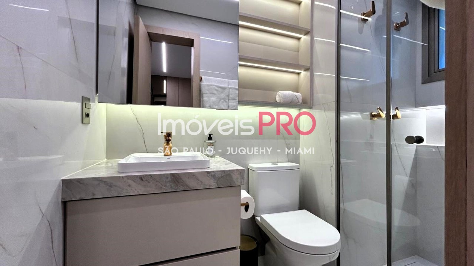 Foto :: IP40156