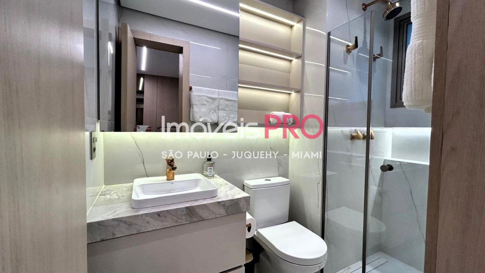 Foto :: IP40156