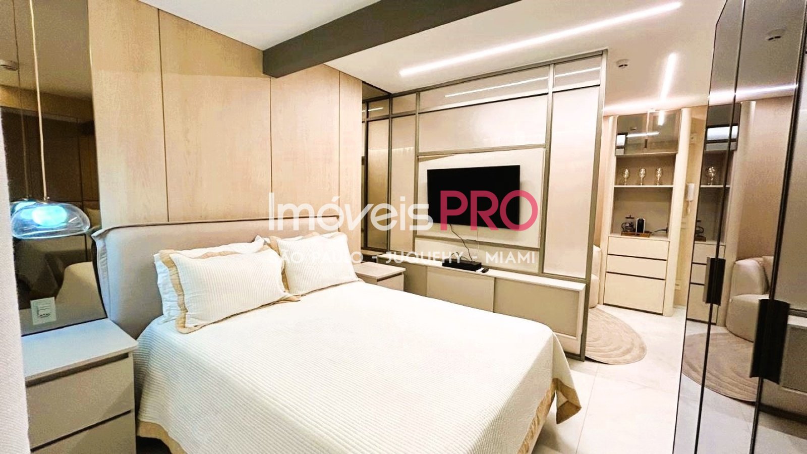 Foto :: IP40156