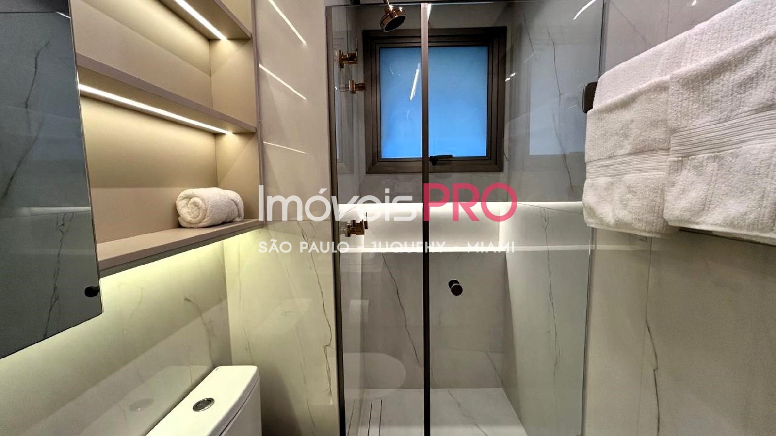 Foto :: IP40156