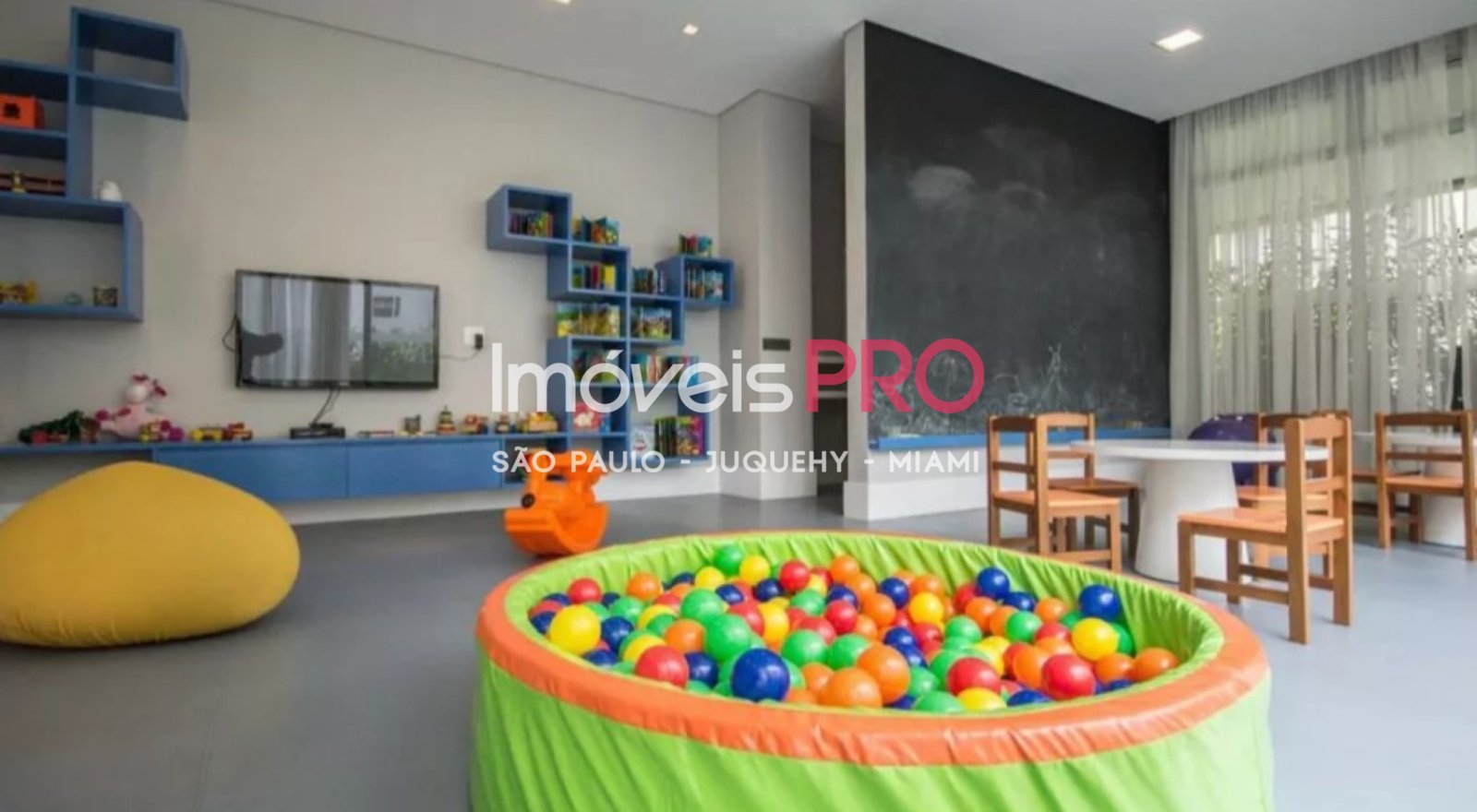 Foto :: IP40159