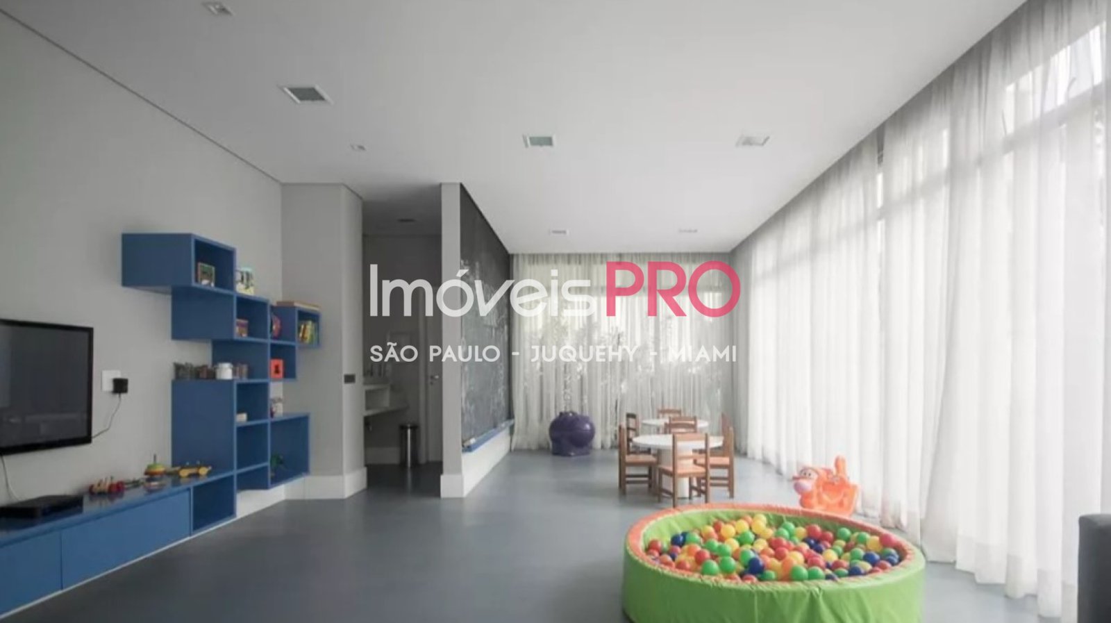 Foto :: IP40159