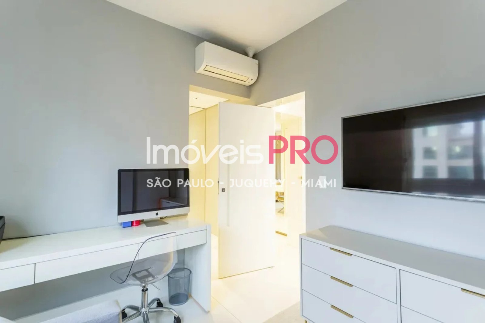 Foto :: IP40163