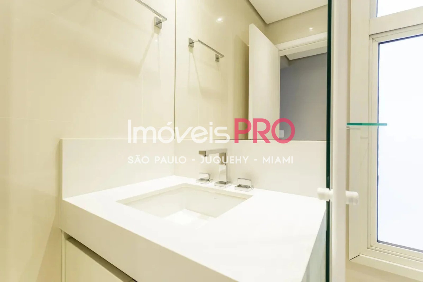 Foto :: https://assets.imoveispro.com.br/thumb/IP40163/apartamento-venda-itaim-bibi_IP40163_17_1920x1080.jpg?