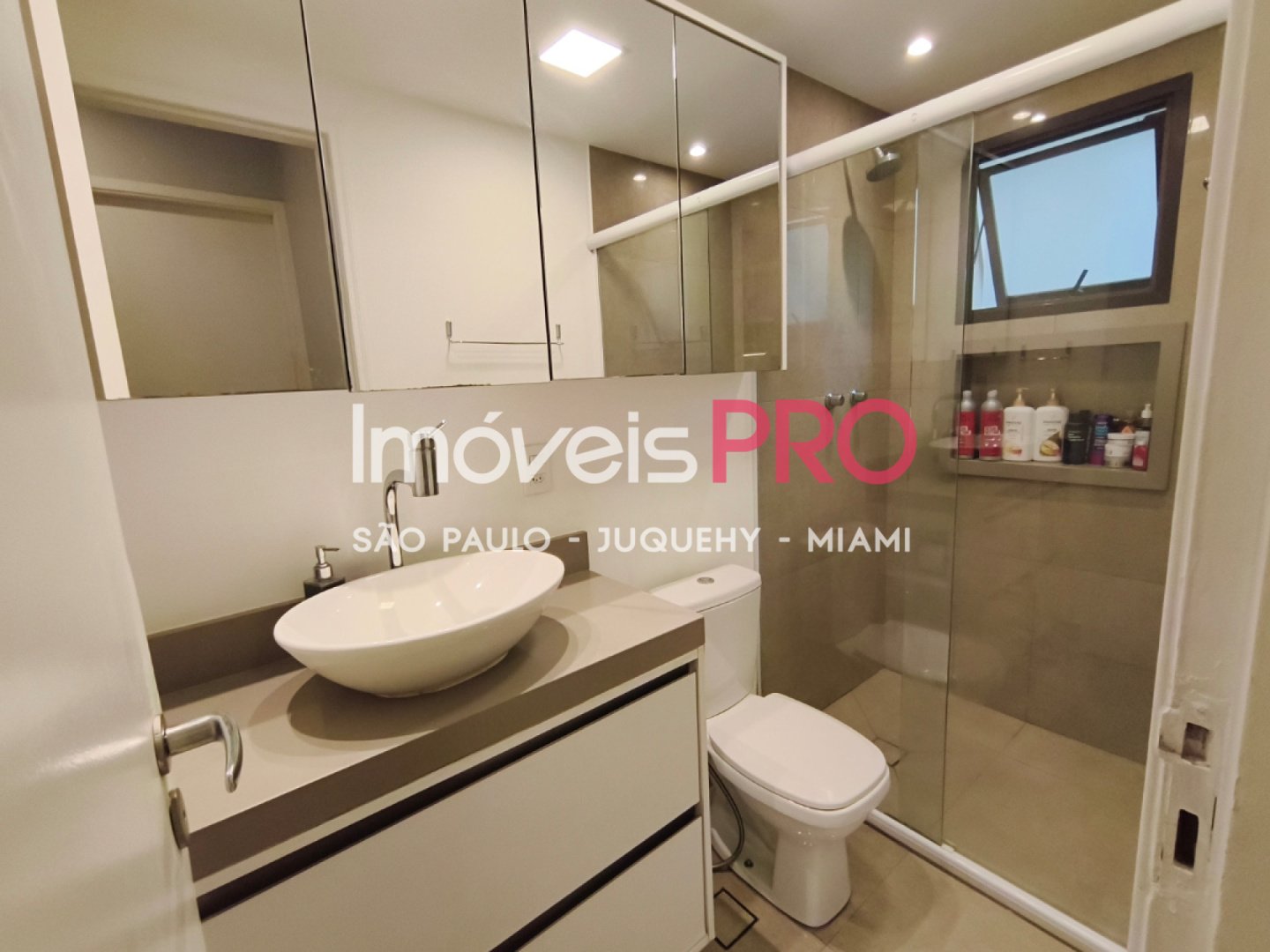 Foto :: IP40165