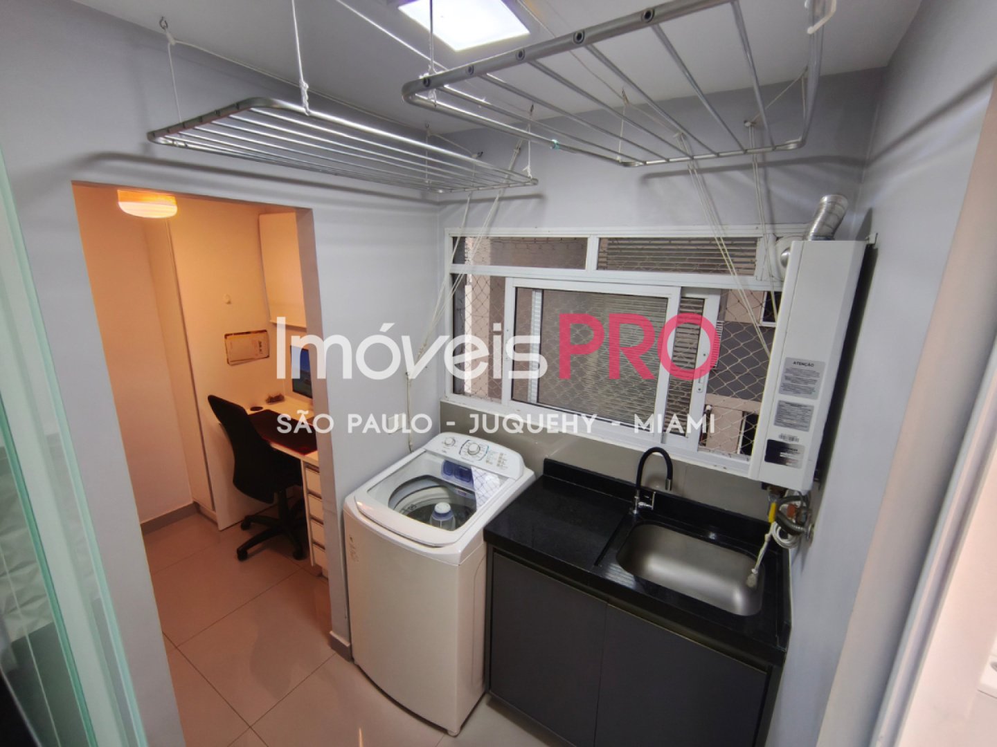 Foto :: IP40165