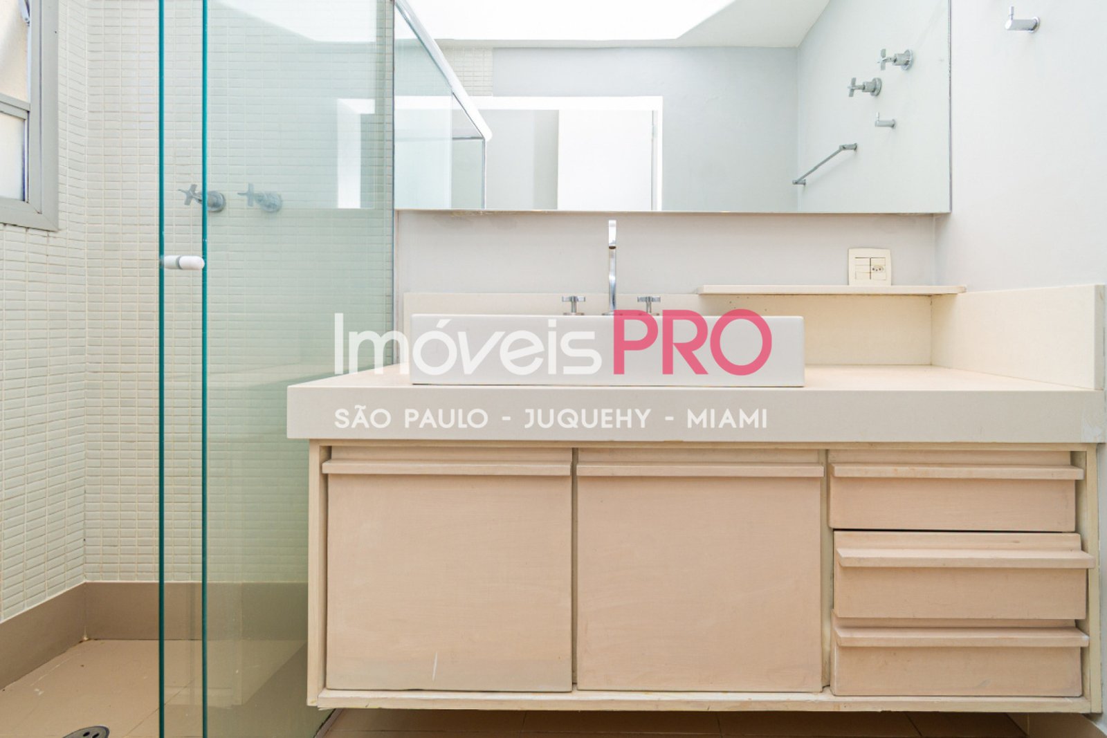 Foto :: https://assets.imoveispro.com.br/thumb/IP40167/apartamento-venda-moema-indios_IP40167_35_1920x1080.jpg?