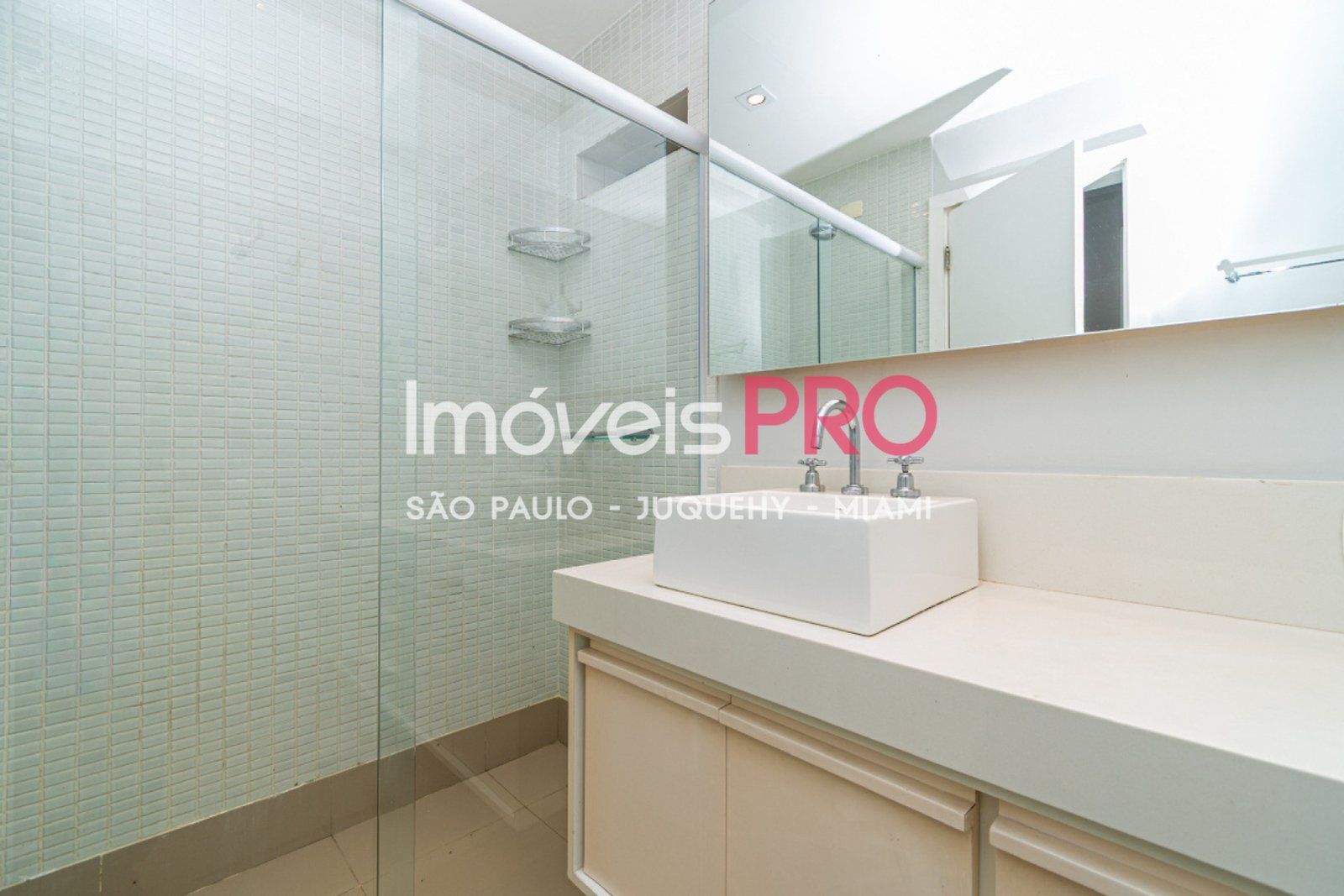 Foto :: IP40167