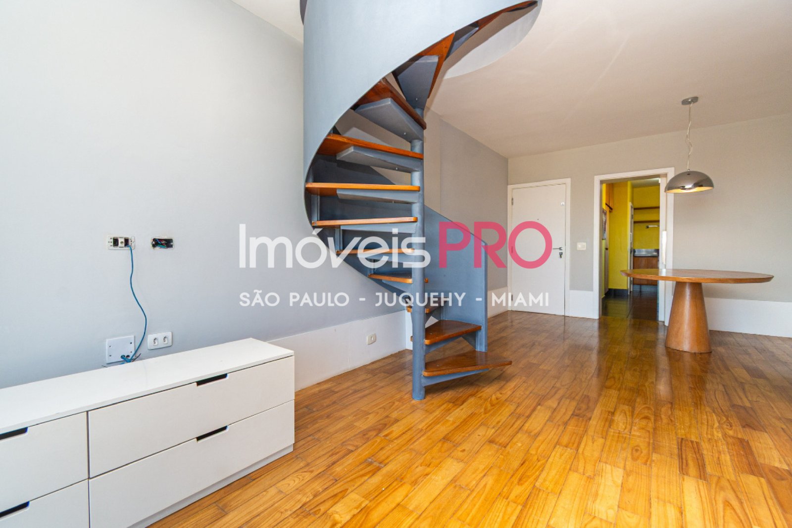 Foto :: IP40167