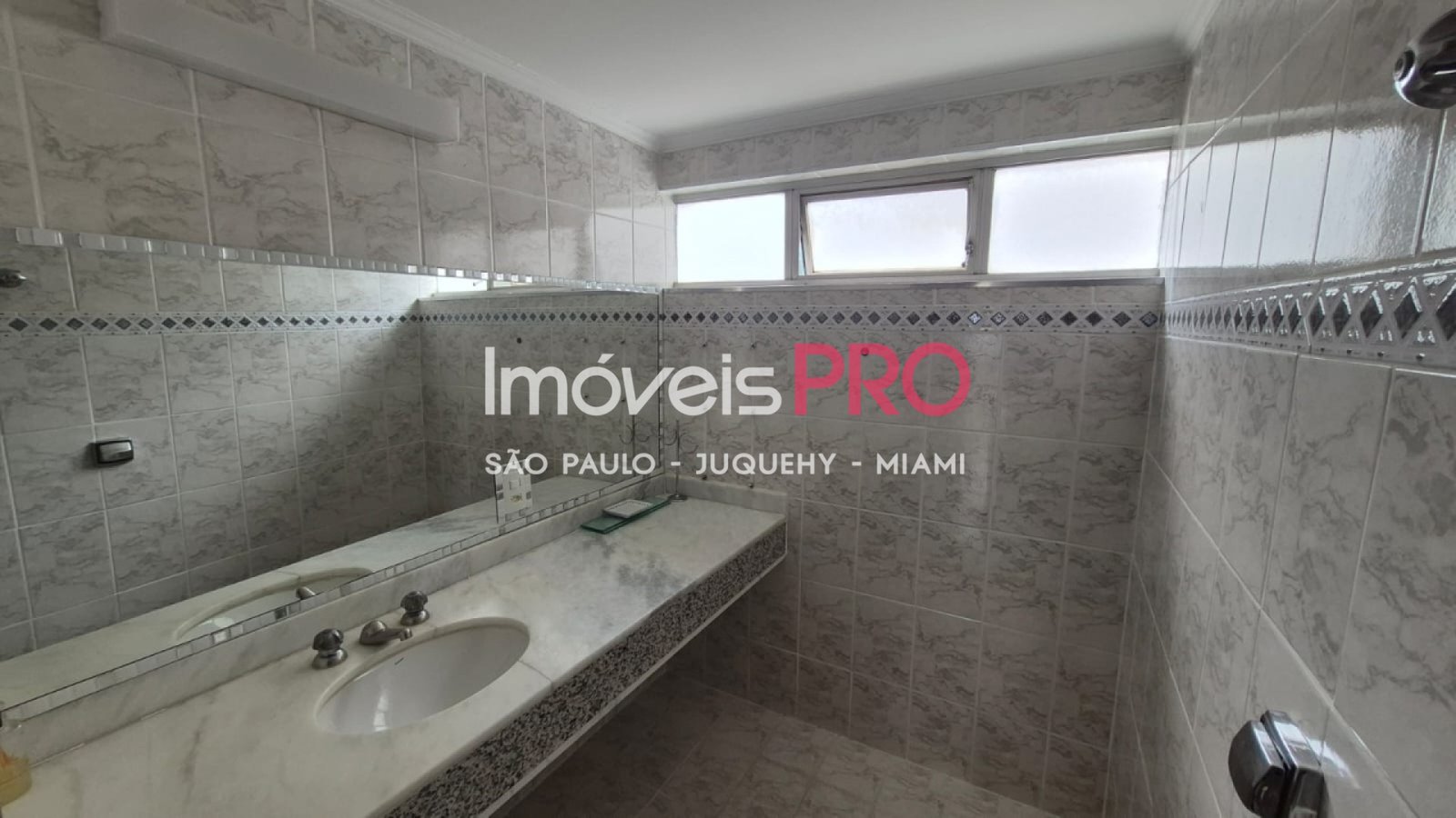 Foto :: https://assets.imoveispro.com.br/thumb/IP40168/apartamento-venda-moema_IP40168_11_1920x1080.jpg?
