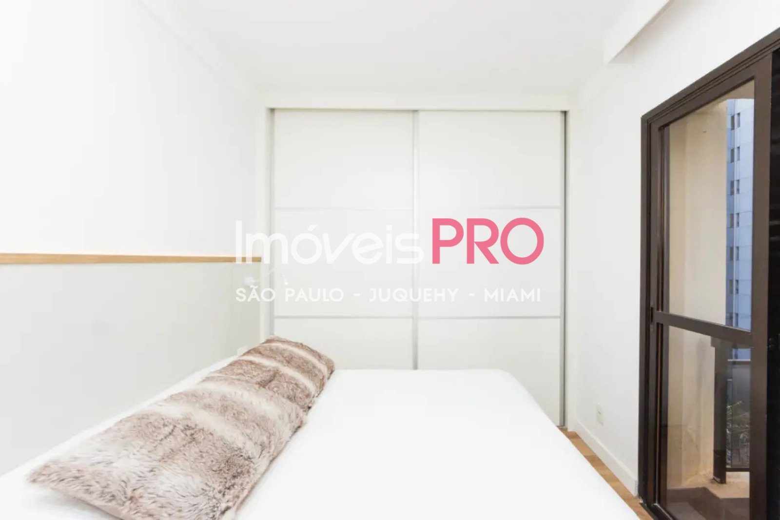 Foto :: https://assets.imoveispro.com.br/thumb/IP40177/apartamento-venda-itaim-bibi_IP40177_11_1920x1080.jpg?
