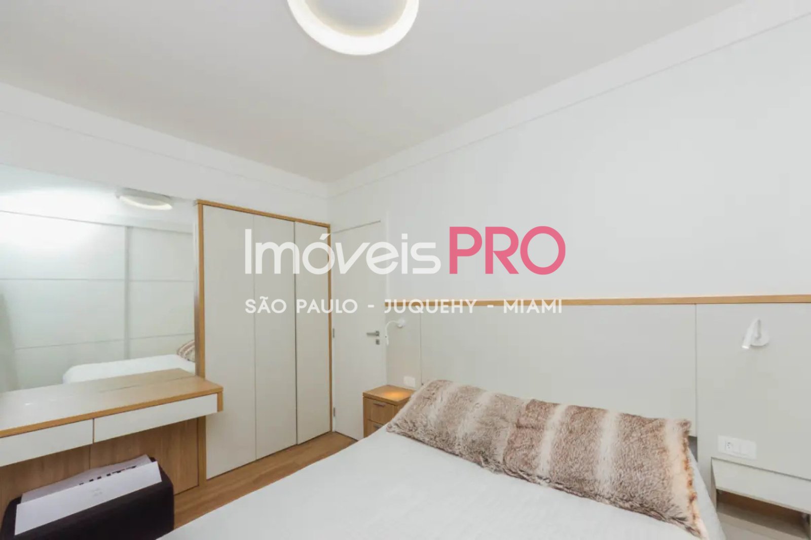 Foto :: IP40177