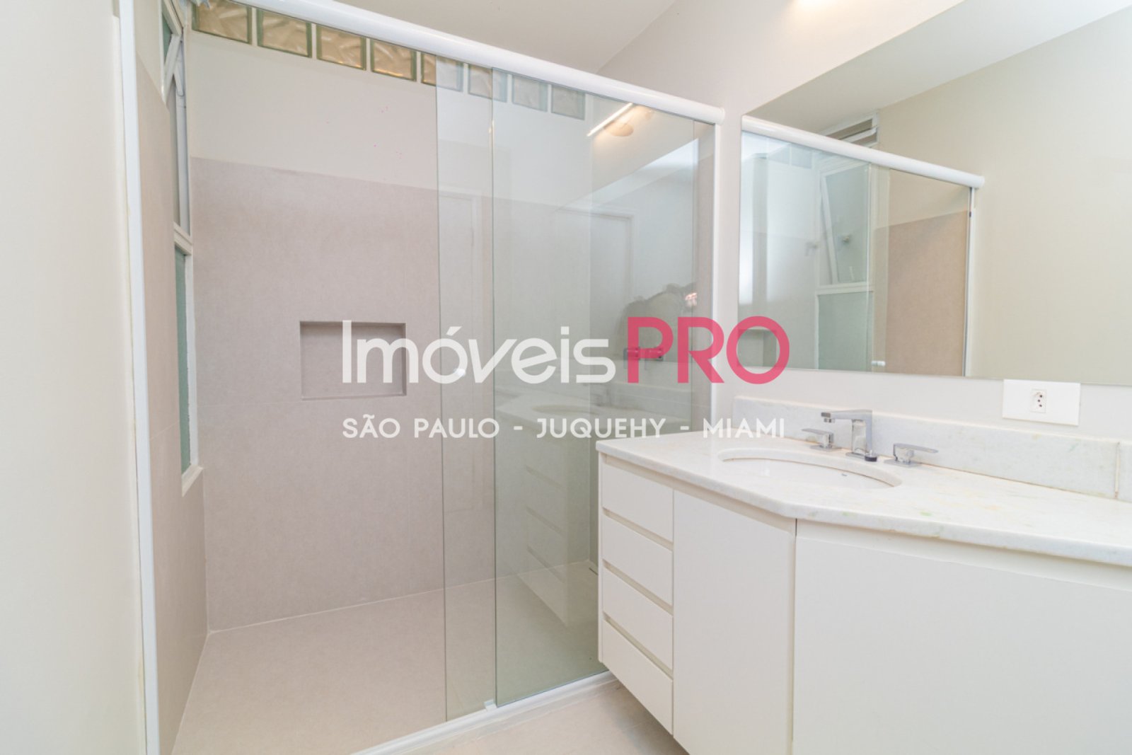 Foto :: IP40179