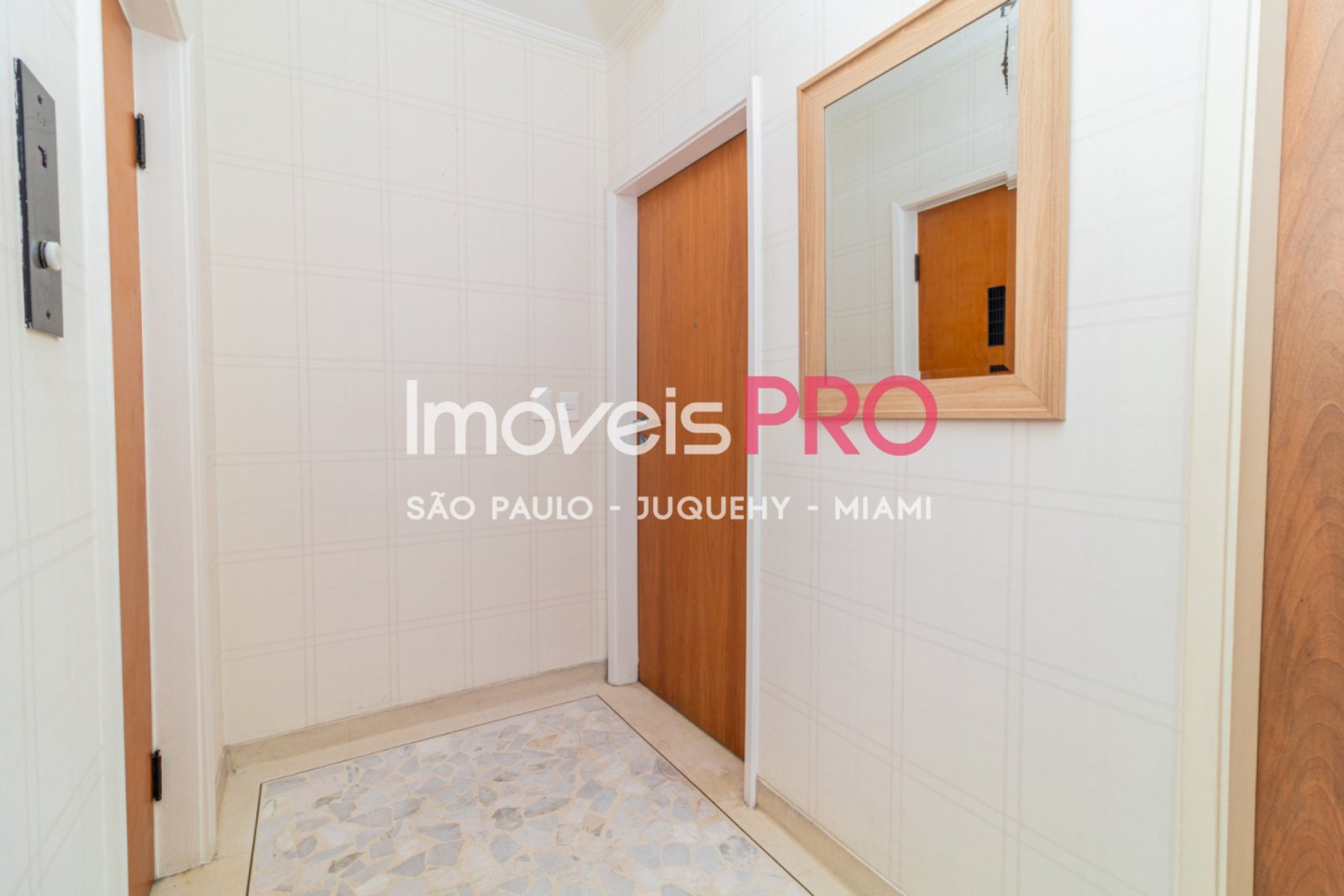 Foto :: IP40179