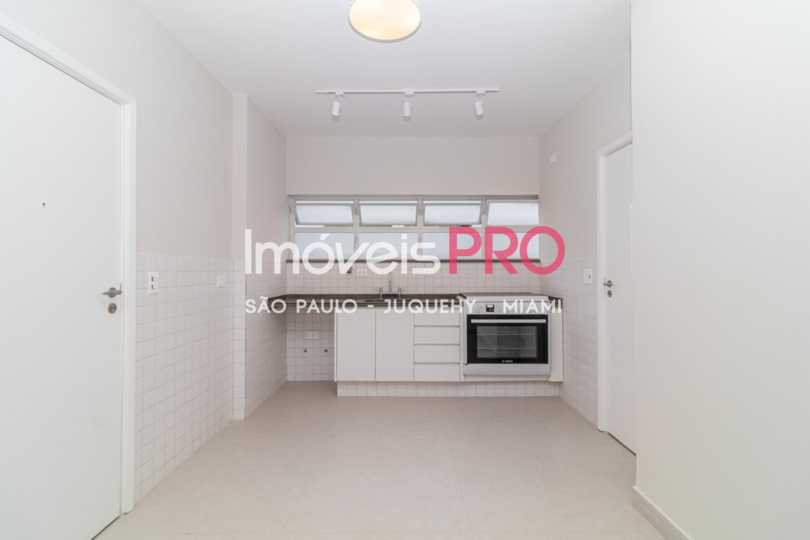Foto :: IP40179