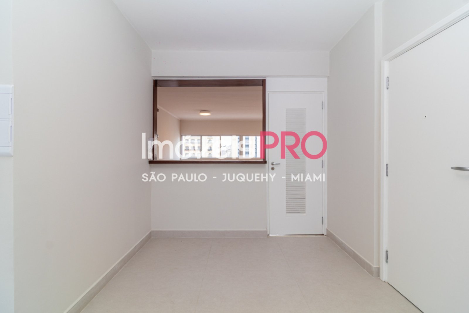 Foto :: IP40179