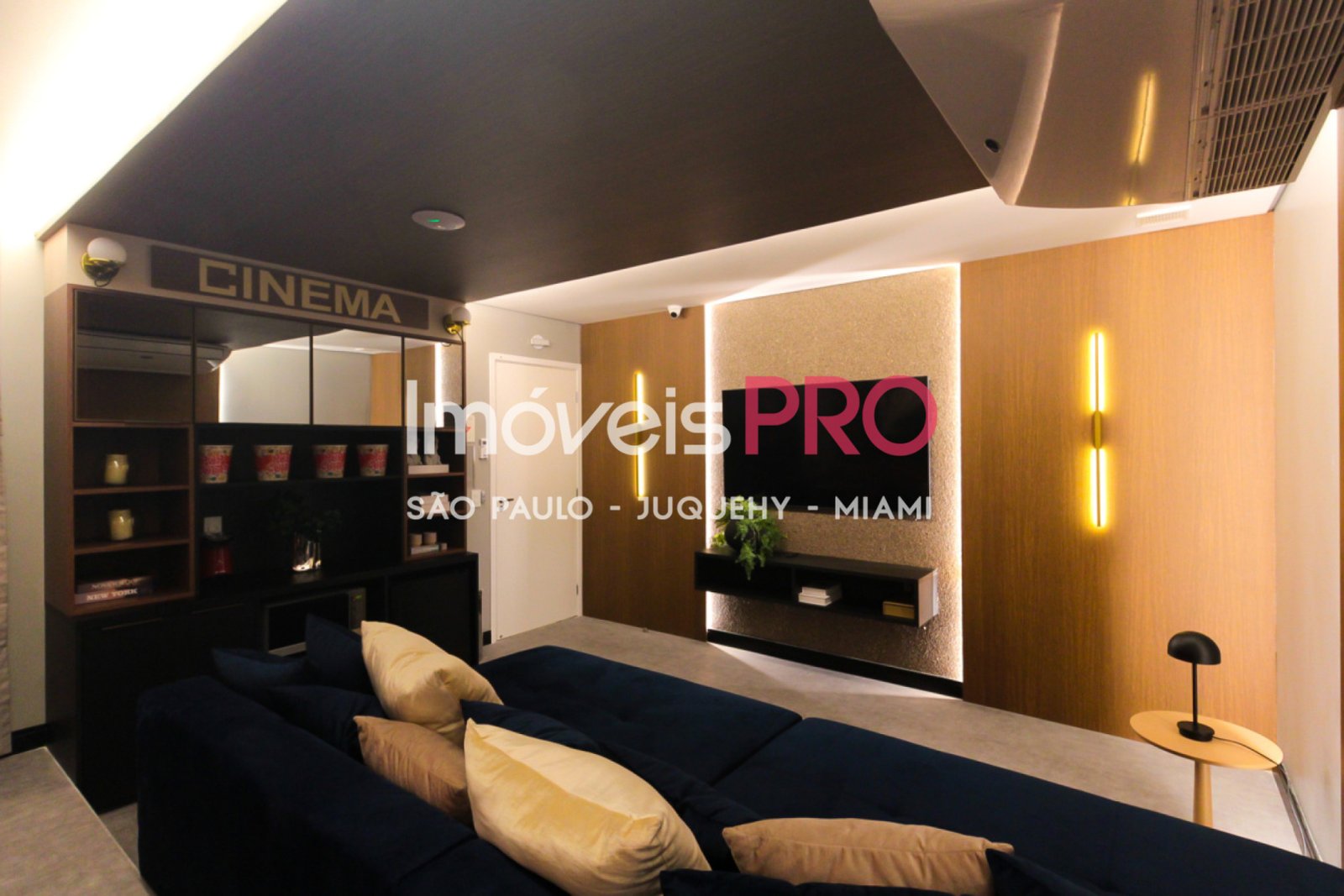 Foto :: IP40184