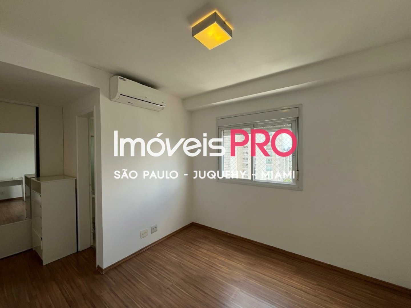 Foto :: IP40194