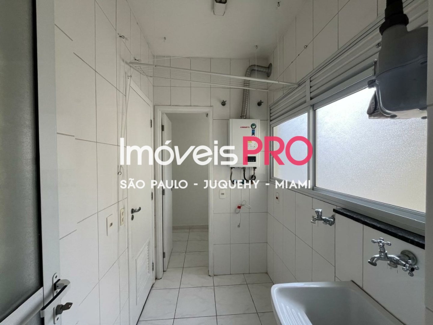 Foto :: IP40194