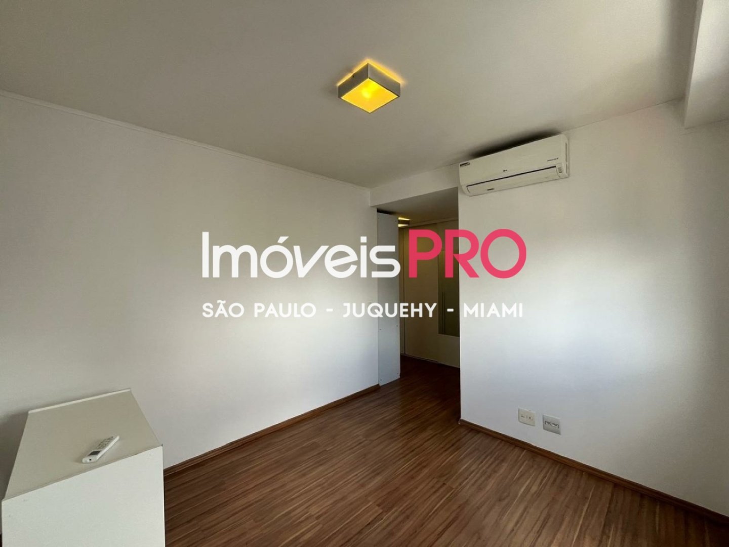 Foto :: IP40194