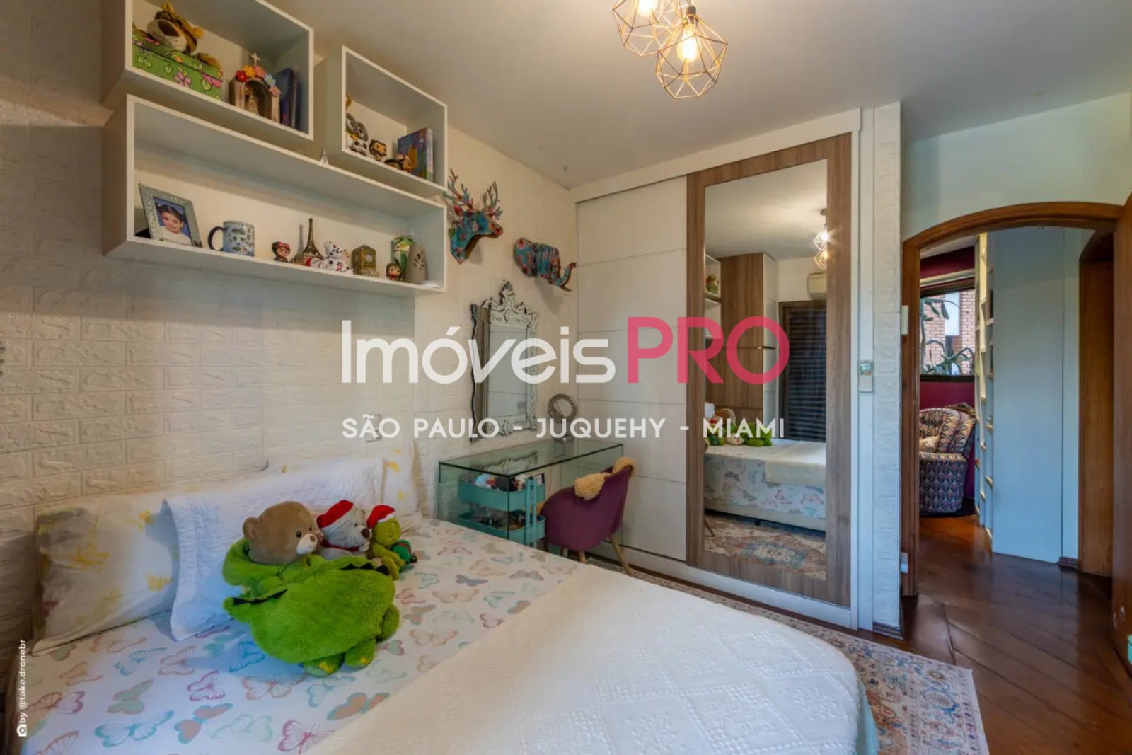 Foto :: IP40195