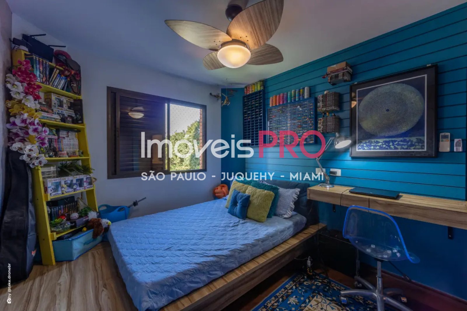 Foto :: IP40195