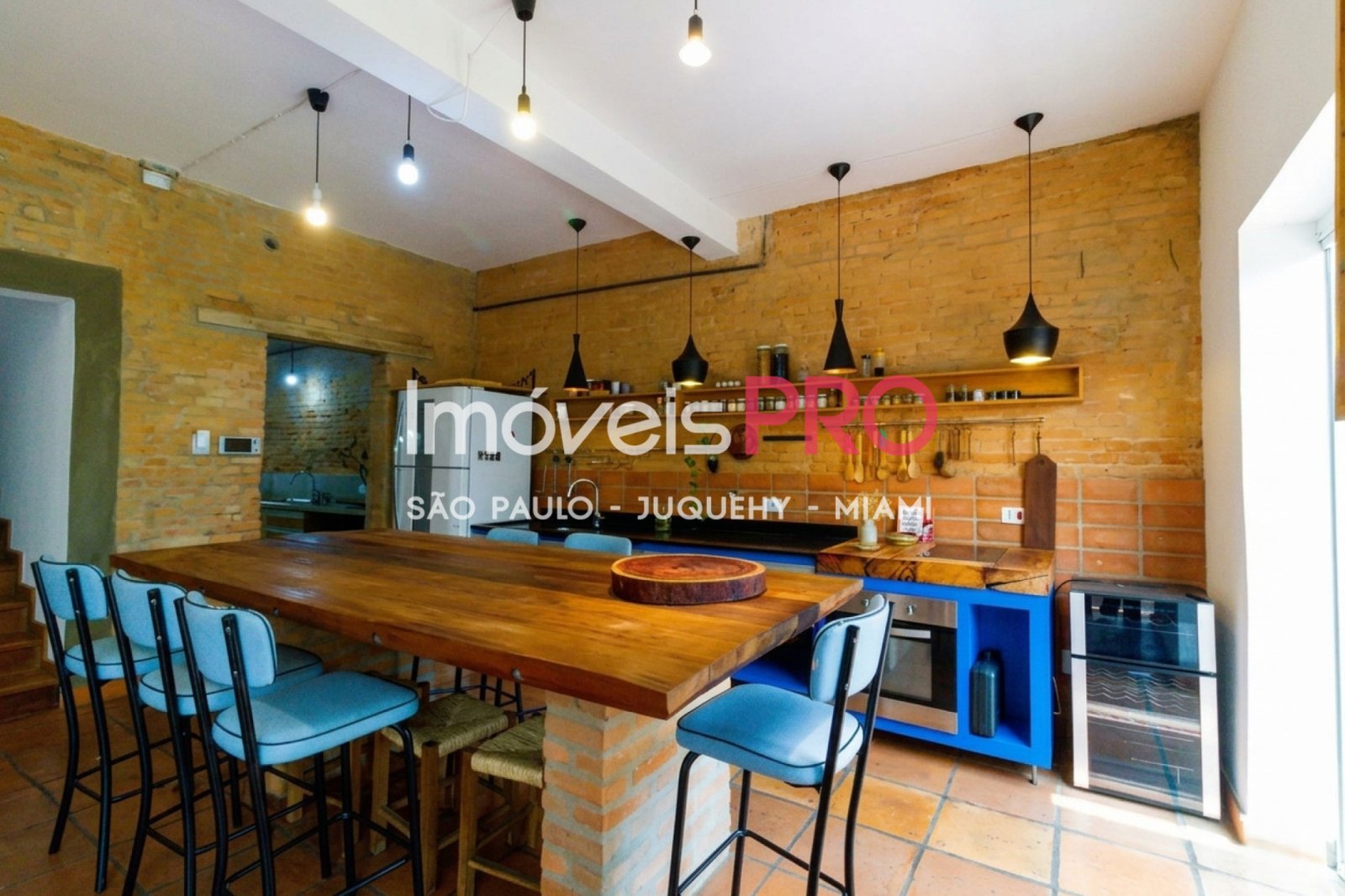 Foto :: https://assets.imoveispro.com.br/thumb/IP40196/casa-venda-vila-mariana_IP40196_11_1920x1080.jpg?