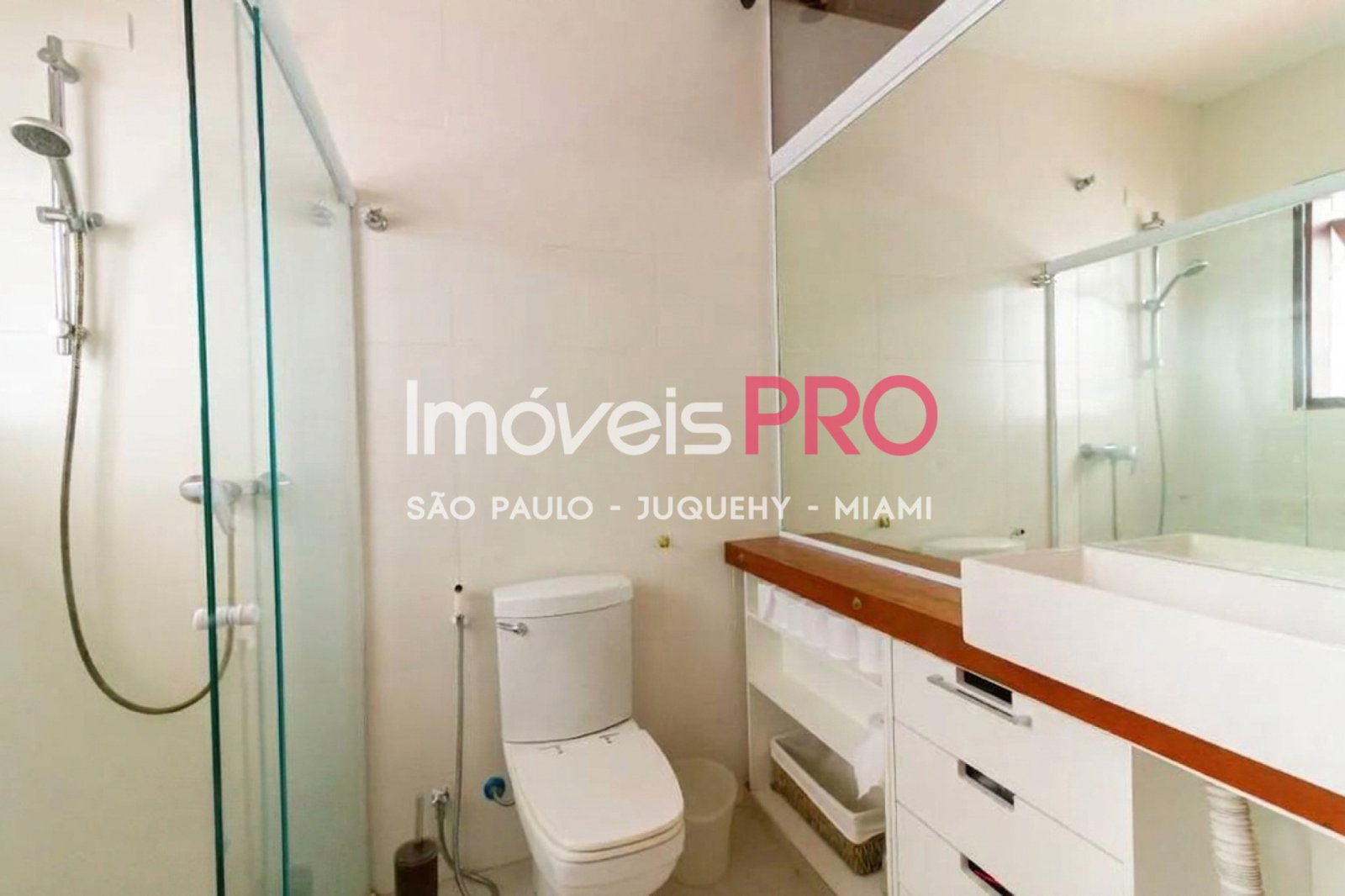 Foto :: https://assets.imoveispro.com.br/thumb/IP40196/casa-venda-vila-mariana_IP40196_23_1920x1080.jpg?