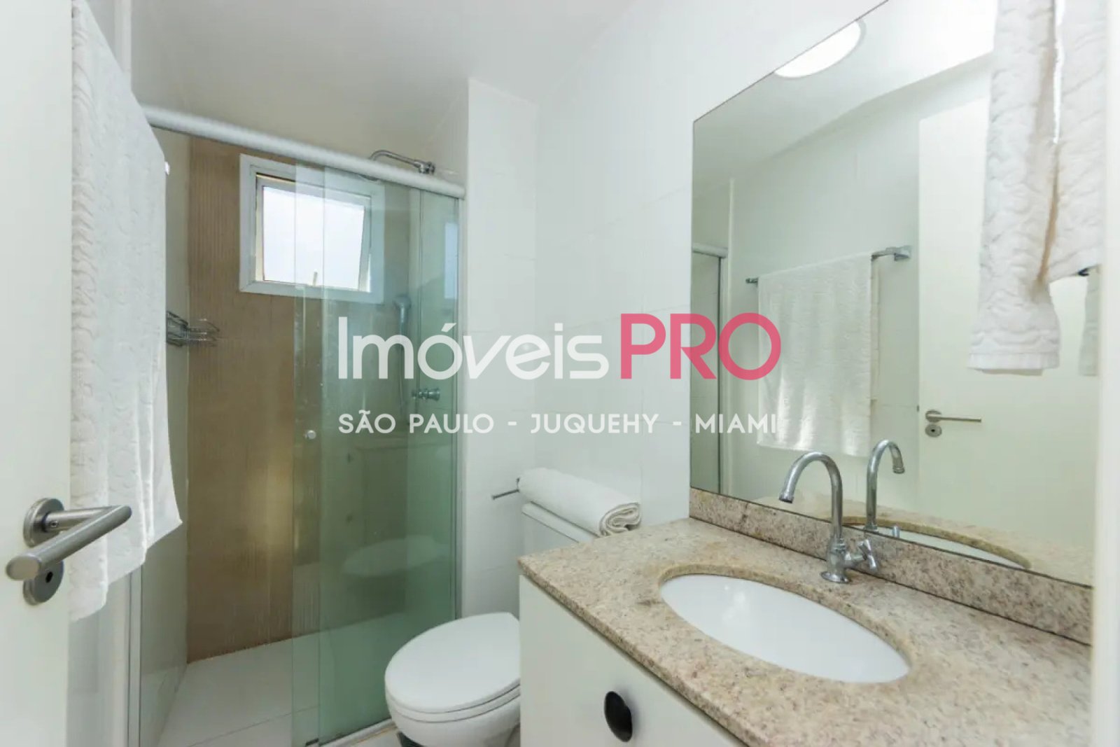 Foto :: IP40198