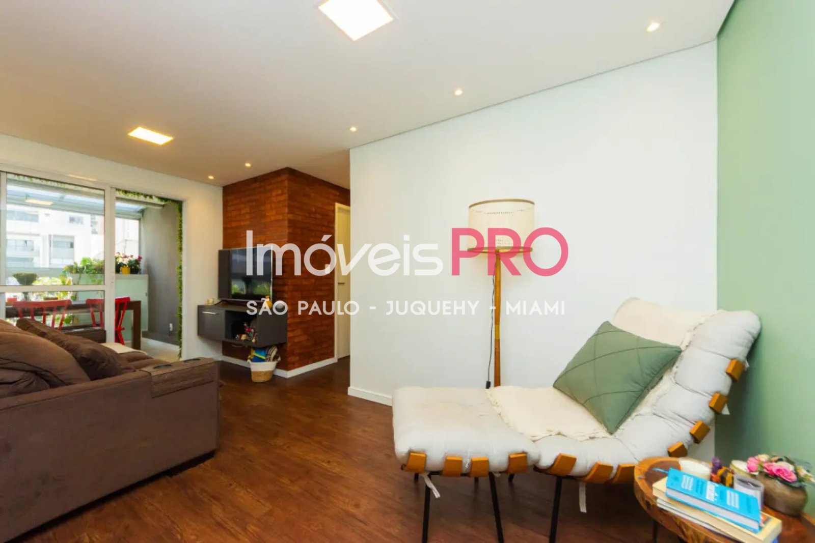 Foto :: IP40198