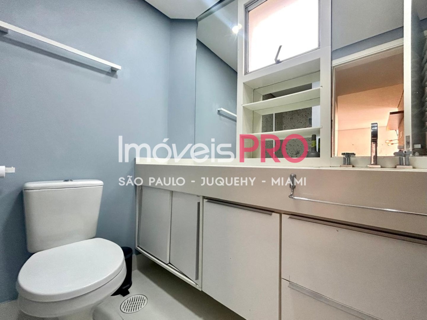 Foto :: IP40199