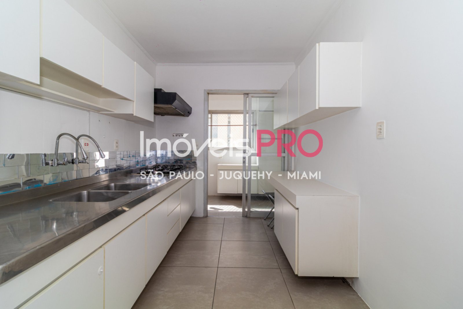 Foto :: IP40200