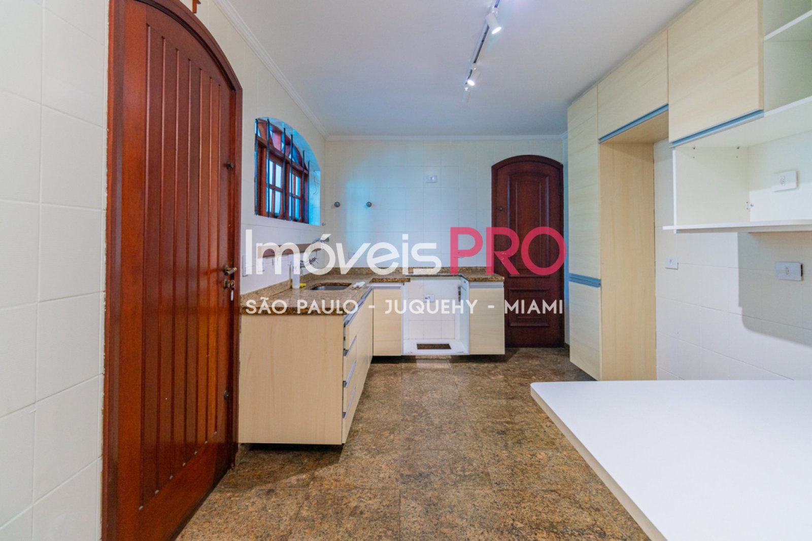 Foto :: https://assets.imoveispro.com.br/thumb/IP40208/casa-venda-jardim-paulista_IP40208_11_1920x1080.jpg?