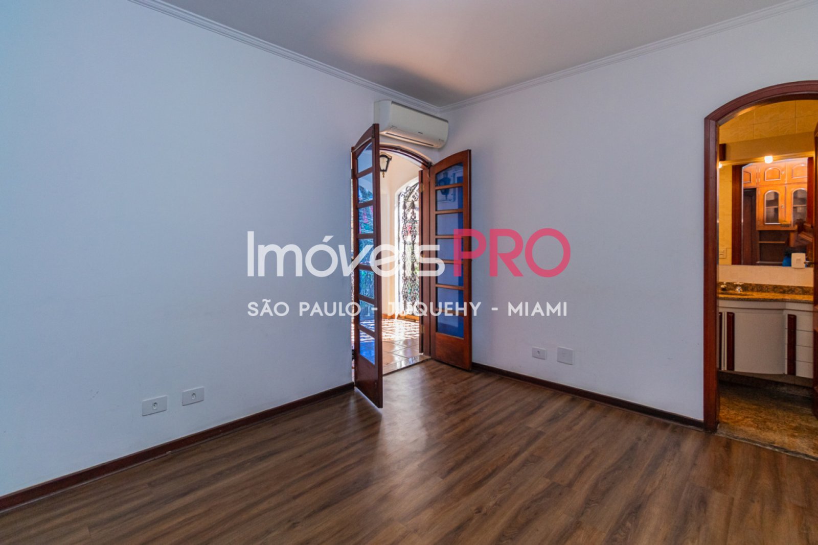 Foto :: IP40208
