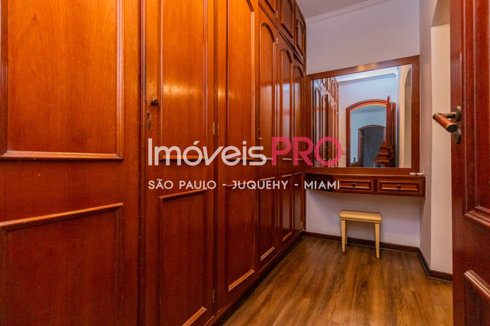 Foto :: IP40208