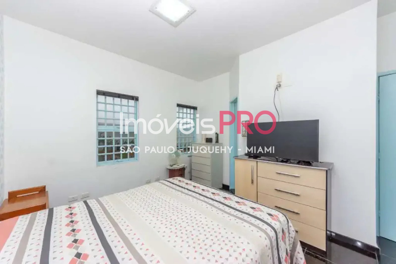 Foto :: https://assets.imoveispro.com.br/thumb/IP40218/casa-de-vila-venda-saude_IP40218_17_1920x1080.jpg?