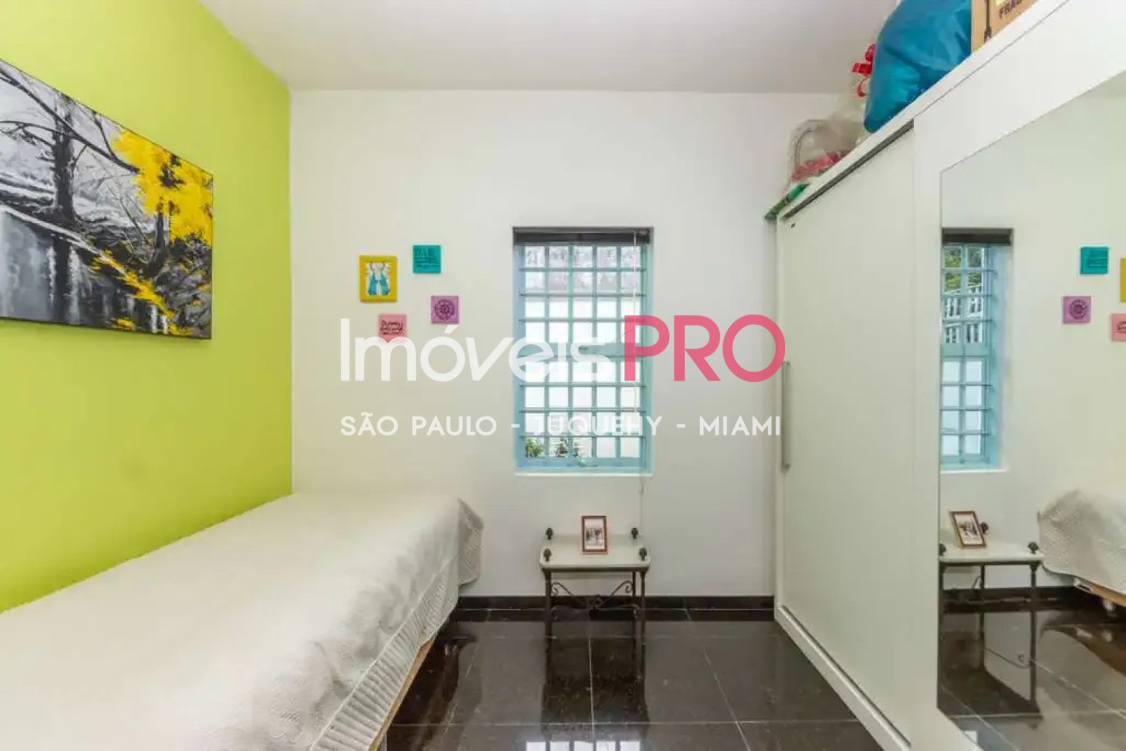 Foto :: IP40218