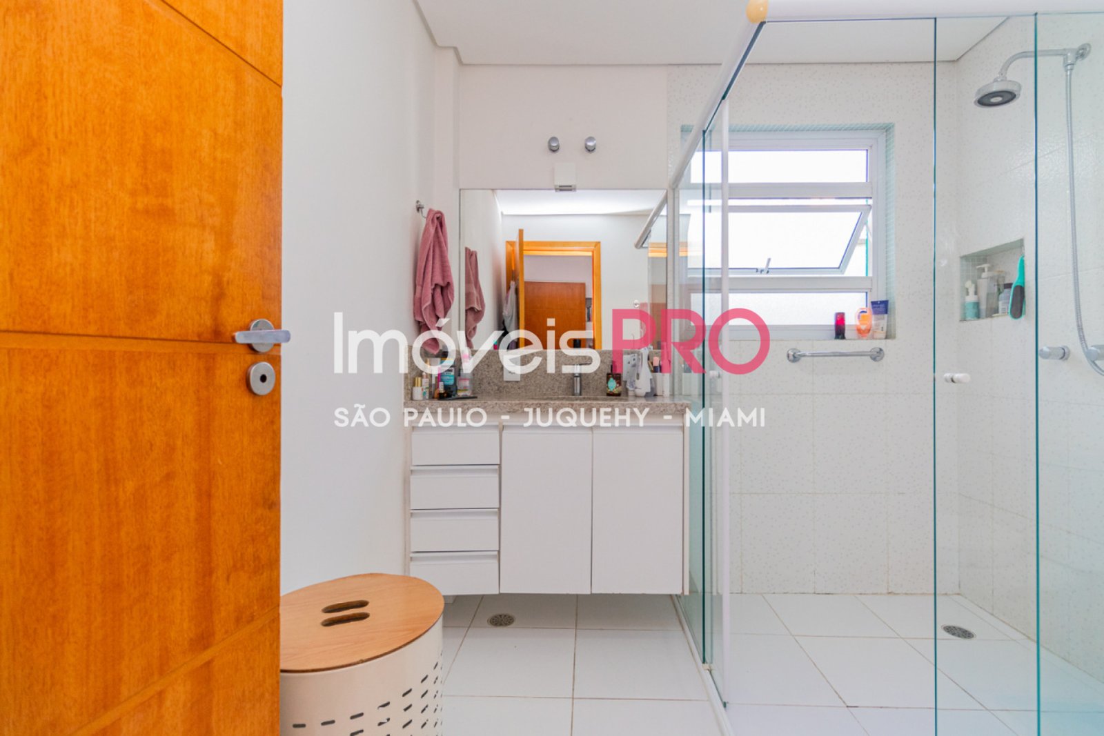 Foto :: https://assets.imoveispro.com.br/thumb/IP40233/casa-venda-vila-mariana_IP40233_17_1920x1080.jpg?