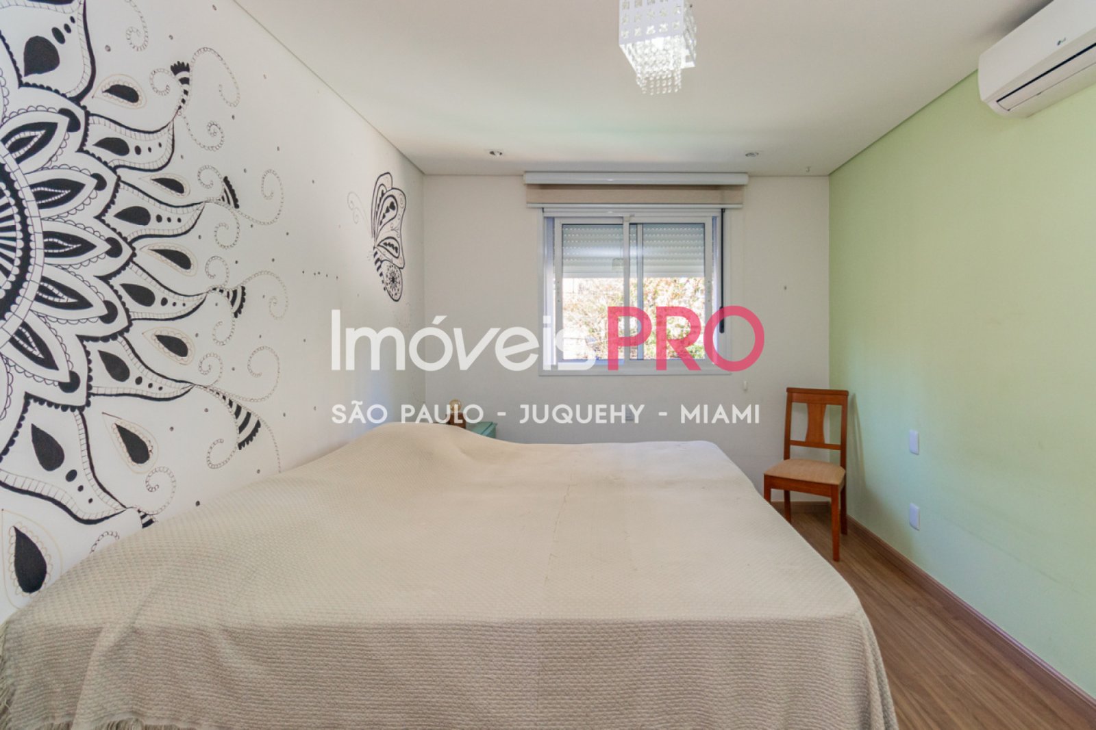 Foto :: IP40233
