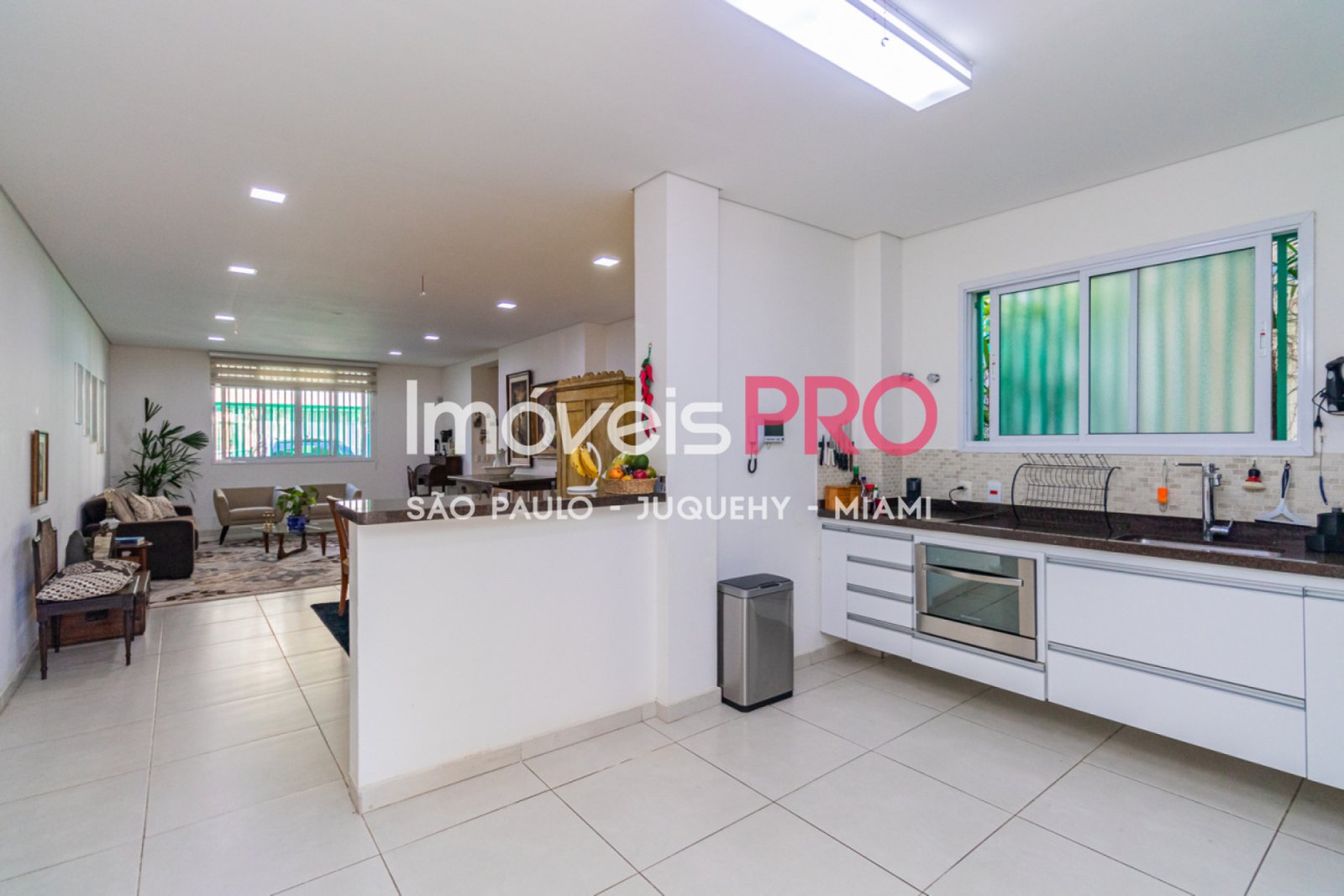 Foto :: https://assets.imoveispro.com.br/thumb/IP40233/casa-venda-vila-mariana_IP40233_29_1920x1080.jpg?