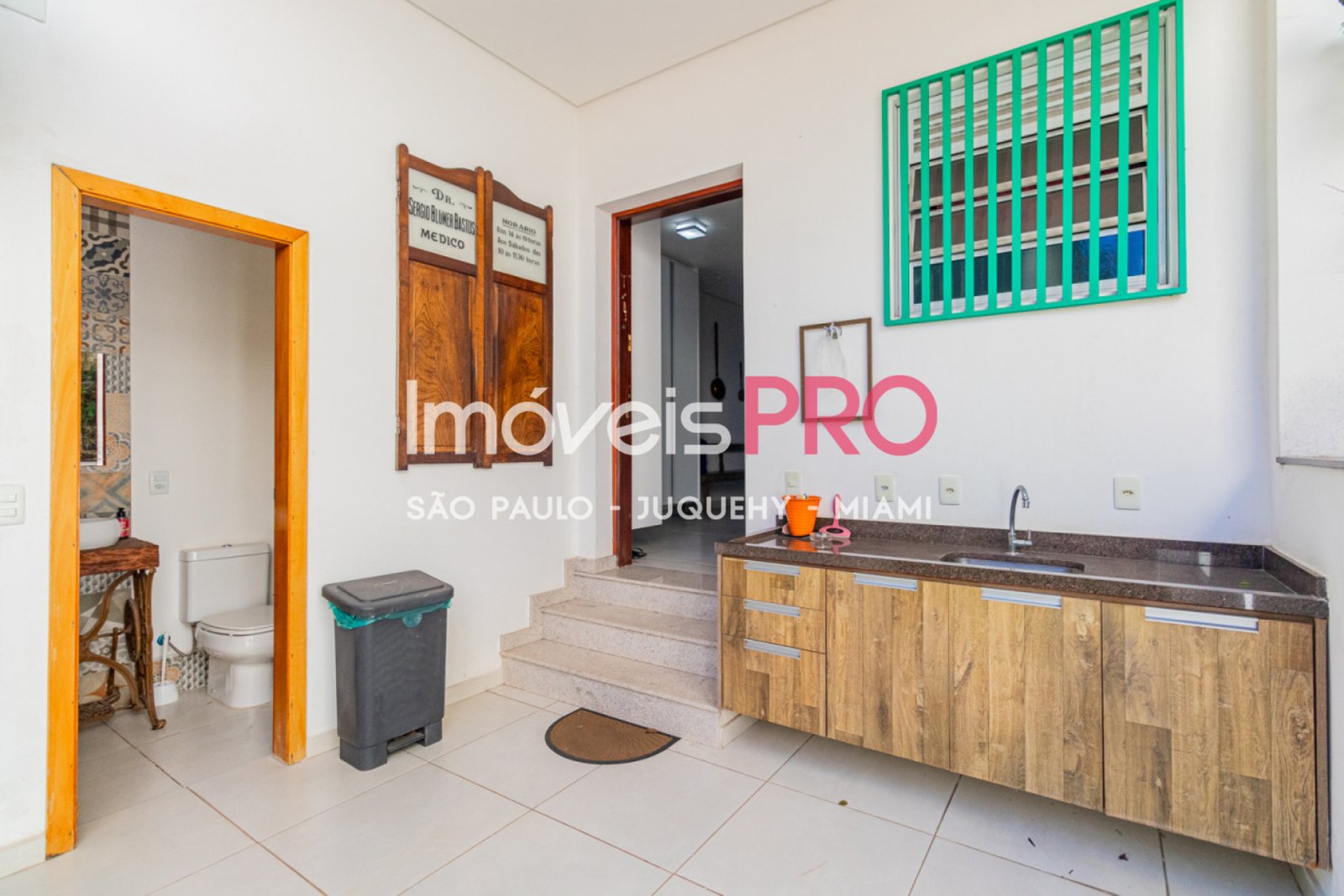 Foto :: https://assets.imoveispro.com.br/thumb/IP40233/casa-venda-vila-mariana_IP40233_41_1920x1080.jpg?